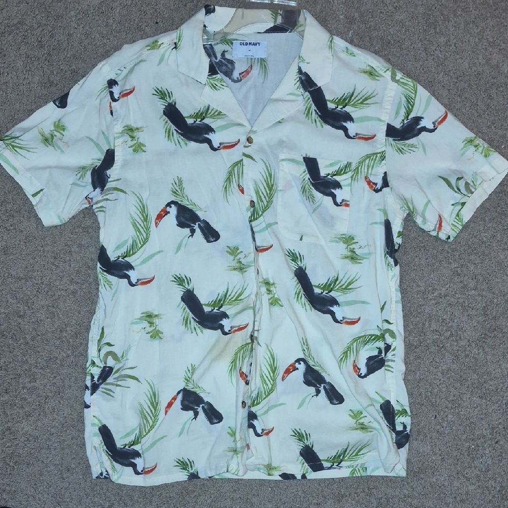 Old Navy White Short-Sleeve Button-Down Shirt with Toucan Print